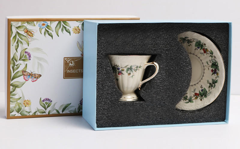 Sola taza y platillo caja de regalo