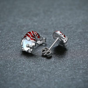 E4320 ต่างหูทองคำขาวรูปการ์ตูนโนมส์น่ารักพร้อมกรอบคริสตัลรูปหัวใจสำหรับทุกเพศสวมใส่ได้ทุกวัน - Product Image 5