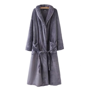 Camicia da Notte Termica Personalizzabile in Pile Corallo con Scollo a V e Chiusura con Coulisse, Modello <span class=keywords><strong>King</strong></span> of Nightgowns, Qualità Premium, Unisex, per Spa - Product Image 2