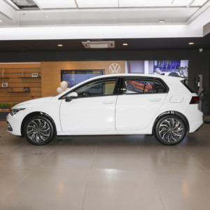 Véhicules d'occasion de haute qualité pour la vente en gros, Volkswagen Golf modèle 2023, version révisée 280TSI DSG Pro, voiture d'occasion - Product Image 3