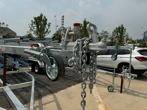 Remorque bateau Allhouse en aluminium durable, double essieu, cadre robuste, capacité de charge 2000 kg, pour le transport de pontons, bateaux semi-rigides et yachts - Product Image 3