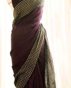 Designer indien UDDUP Lin Main Bloc Imprimé Uni Simple Sari Régulier pour Fête Porter Unisexe En Stock - Product Image 5