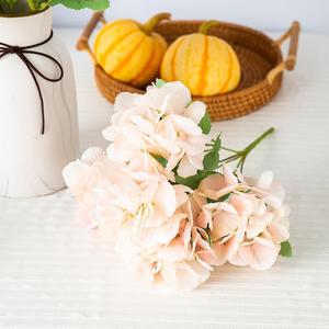 Haiyi - Flor de Hortensia de Seda con 5 Ramas, Flores Artificiales para Decoración de Bodas y Hogar - Product Image 2