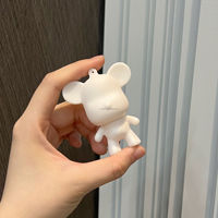 Vente flash : Mini porte-clés en résine fluide faits à la main, ours et lapin, animaux de dessin animé, sculpture peinte à la main pour la vente en gros