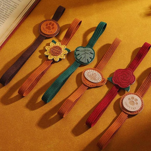 Marcadores de página elásticos de cuero PU para lectura, con diseño fresco y dulce, y clips para páginas. - Product Image 1