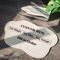 Alfombra Murakami de felpa moderna, poliéster de color sólido personalizable, hecha a máquina para la decoración de la puerta del coche del hogar