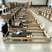 Reformer Pilates pliable en bois d'érable massif, lit de rééducation gain de place, machine de Pilates à glissière silencieuse pour entraînement à domicile ou en appartement de petite taille