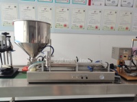 Machine de remplissage pneumatique semi-automatique à tête unique pour crème, pâte de tomate, eau et liquides – Machines de remplissage pneumatiques