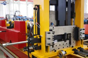 Maßgefertigte Schnellwechsel-<span class=keywords><strong>Auto</strong></span>-CZ-Profilmaschine für 1-3mm Stahlkonstruktionsrahmen, C-, U-, <span class=keywords><strong>Z</strong></span>-Formprofile, Kaltwalzformmaschine - Product Image 3