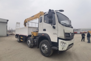FOTON Flatbed Crane Truck with Hydraulic Boom 10t Capacity 16m Lifting Height High Efficiency <b>Engine</b> & Gearbox for Cargo Lifting - Product Image 2