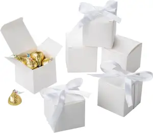 Caja de dulces de regalo blanca a granel con caja de recuerdo de fiesta de cinta blanca, paquete de 50