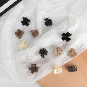 Haaraccessoires für Damen und Mädchen im Großhandel, 6-teiliges Set, niedliche, mattierte Schmetterlings-Haarklammern, Set mit individuellen, kleinen Mini-Krallenclips - Product Image 3