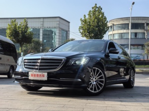 El 2019 Mercedes-Ben-z S320L, un sedán de lujo, se vuelve izquierdo a negro - Product Image 2