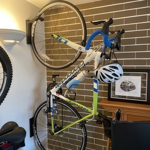 Étagère murale multifonctionnelle réglable en bois moderne, idéale comme cadeau pour les <span class=keywords><strong>cyclistes</strong></span> et pour les salons - Product Image 4