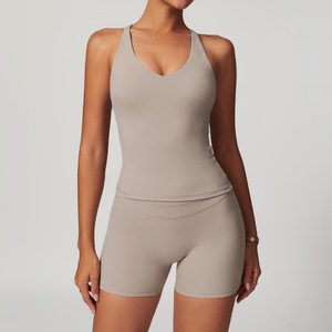 Ensembles de fitness et de gym pour femmes OEM ODM Ensemble de yoga à la mode-Vêtements de sport Vêtements d'entraînement Cou suspendu Soutien-gorge Scrunch Butt Solid Plus Size - Product Image 2