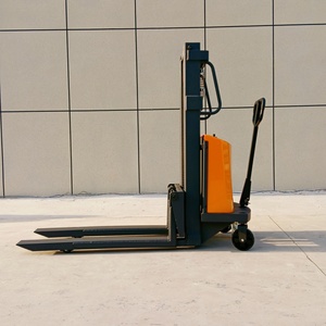 รถยกแบบซ้อน 2 ตัน ได้รับการรับรองมาตรฐาน CE ใช้แบตเตอรี่ตะกั่ว-กรด ยางโพลียูรีเทน อุปกรณ์ขนย้ายแบบพกพาสำหรับคลังสินค้าและโรงงาน - Product Image 1