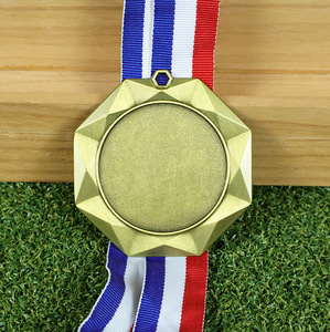 Medallas Deportivas de Maratón 3D en Oro, Personalizadas, de Aleación de Zinc, Impresas con UV, Plateadas, Económicas, Venta al Por Mayor - Product Image 5