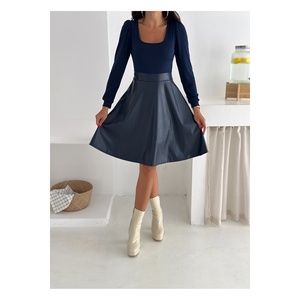 Robe décontractée pour femmes, bleu marine, col carré, manches longues, jupe évasée en cuir - Product Image 2