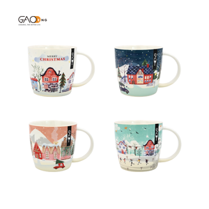 Tasses à café en céramique de boule à neige de haute qualité en gros d'usine belle tasse de Noël avec la conception de boule à neige - Product Image 2