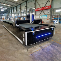 Plateforme d'échange pour machine de découpe laser à fibre industrielle 1530 6KW pour la découpe de l'acier au carbone et de l'acier inoxydable