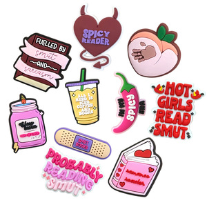 10 Pezzi Charm per Scarpe a Tema Letterario, Decorazioni per Sandali, Ciondoli Originali per Zoccoli, Regali per <span class=keywords><strong>Amici</strong></span> - Product Image 1