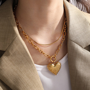 Collar de Aleación de Zinc con Forma de Corazón, Chapado en Oro, Joyería de Moda para Uso Diario, Diseño Simple y Moderno con Cierre OT - Product Image 4