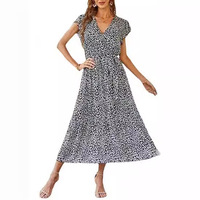 Robe midi d'été pour femme à imprimé floral, col en V, devant croisé, manches courtes à volants, ceinture à nouer, effet superposé fluide, tenue de plage