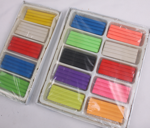 Set di Plastilina da 100g per Bambini, Giocattoli Educativi Fai-da-Te, Morbida Pasta da Modellare in 5 Colori, Confezione in Scatola - Product Image 4
