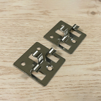 Fixations et attaches modernes pour terrasses en composite WPC - Clip carré excentrique imperméable, résistant à l'usure et antidérapant