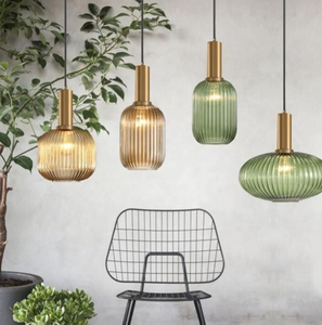 Lampe suspendue décorative en <span class=keywords><strong>verre</strong></span> ambré cannelé Finition en laiton moderne Boule de <span class=keywords><strong>verre</strong></span> nervurée Luminaires suspendus pour salle à manger - Product Image 6