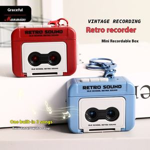Créatif Rétro Son Magnétophone Porte-clés Pendentif Populaire PVC Décompression Sac Pendentif Petit Cadeau En Gros - Product Image 2