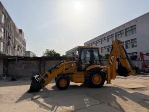 Chargeuse-pelleteuse JCB 3CX entièrement nouvelle et haute performance, machine polyvalente pour le creusement et le chargement de matériaux - Product Image 2