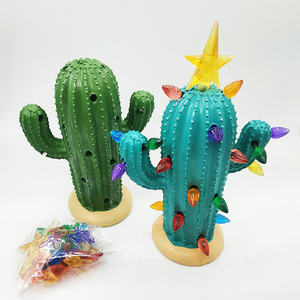 Cactus navideño de cerámica con luces LED multicolor para decoración navideña. - Product Image 4