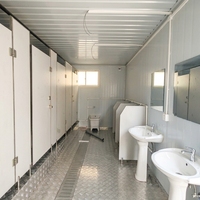 Unité de toilettes mobiles personnalisable en conteneur de type maison en bois, avec sanitaires séparés pour hommes et femmes, pour extérieur