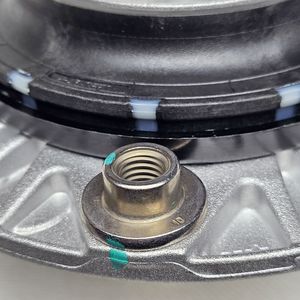 Piezas de repuesto para coche, montaje de puntal de suspensión delantera izquierda y derecha para <span class=keywords><strong>BMW</strong></span> F20 F30 F22 F32 F34 F36 <span class=keywords><strong>328i</strong></span> OEM NO.31306863135 - Product Image 6