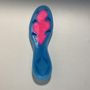 Semelle <span class=keywords><strong>de</strong></span> <span class=keywords><strong>chaussure</strong></span> <span class=keywords><strong>de</strong></span> football en TPU Kezhi à revêtement sous vide haute brillance, couleur métallique, durable, anti-torsion - Product Image 4