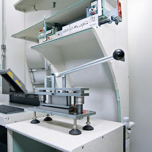 Machine de découpe d'échantillons de papier pour test de compression annulaire - Product Image 3