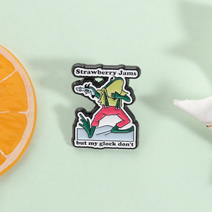 Broches de aleación de dibujos animados de rana hip hop con diseño 'Strawberry Jams but My Frog Dont', insignias de solapa, joyería al por mayor - Product Image 2
