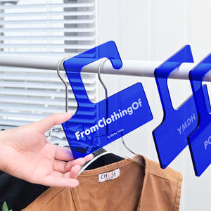 Logo dédié au magasin de vêtements de marque, présentoir de magasin de vêtements, personnalisation de panneau d'affichage acrylique suspendu - Product Image 1