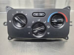 Panel de <span class=keywords><strong>Control</strong></span> de Aire Acondicionado Oem P55037533AG, Calentador de CA de Buena Calidad, Adecuado <span class=keywords><strong>para</strong></span> Jeep Liberty, 2 Unidades - Product Image 2