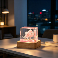 Lampe de nuit en résine faite à la main, cube, cerisier rose, cerf, diorama, lampe de bureau en bois USB LED pour la décoration de la chambre des filles