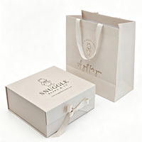 Boîte cadeau magnétique personnalisée en forme de livre avec un ruban et un sac assorti pour la vente au détail de cadeaux en marque blanche