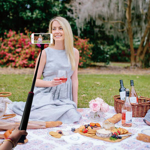 Support de téléphone compact à ouverture automatique, conception monobloc, perche à <span class=keywords><strong>selfie</strong></span> pliable en alliage d'aluminium, support automatique, trépied de 69 pouces - Product Image 4