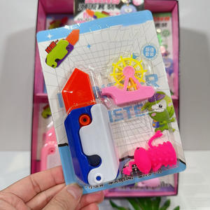 Empuje la tarjeta pequeña zanahoria <span class=keywords><strong>balisong</strong></span> cuchillo juguete entrenador 3D impreso zanahoria rábano cuchillo con luz blister embalaje - Product Image 1