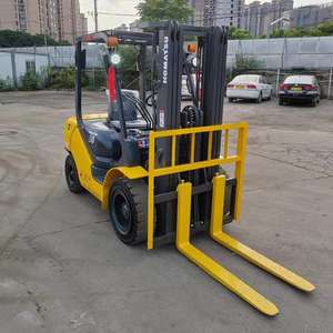 Chariot élévateur diesel Komatsu d'occasion de 3 tonnes FD30-17, mât à deux étages, levage de 4,5 m, transmission intégrale 4x4, moteur japonais, faible consommation, haute efficacité - Product Image 5