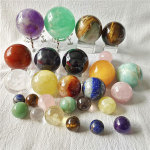 Boule de sphère de cristal de quartz à mélange naturel boules de cristal de quartz de guérison spirituelle pour les pièces de décoration de mariage à la maison vente en gros - Product Image 1