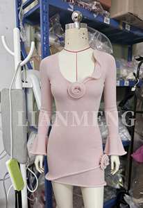 LM R768 <span class=keywords><strong>Abito</strong></span> <span class=keywords><strong>Mini</strong></span> in Maglia <span class=keywords><strong>Viola</strong></span> con Scollo a V, Decorazioni Floreali e Orlo Arricciato a Maniche Lunghe - Product Image 2