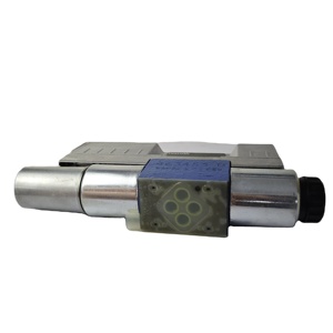 4WREE ตัวควบคุมทิศทางแบบสัดส่วน R901028415 4WREE10R3-75-2X/G24K31/A1V - Product Image 1