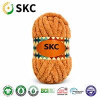 Fil à tricoter épais en chenille teintée 100 % polyester, 200 grammes par pelote, pour couvertures douces, vente en gros OEM ODM, en stock