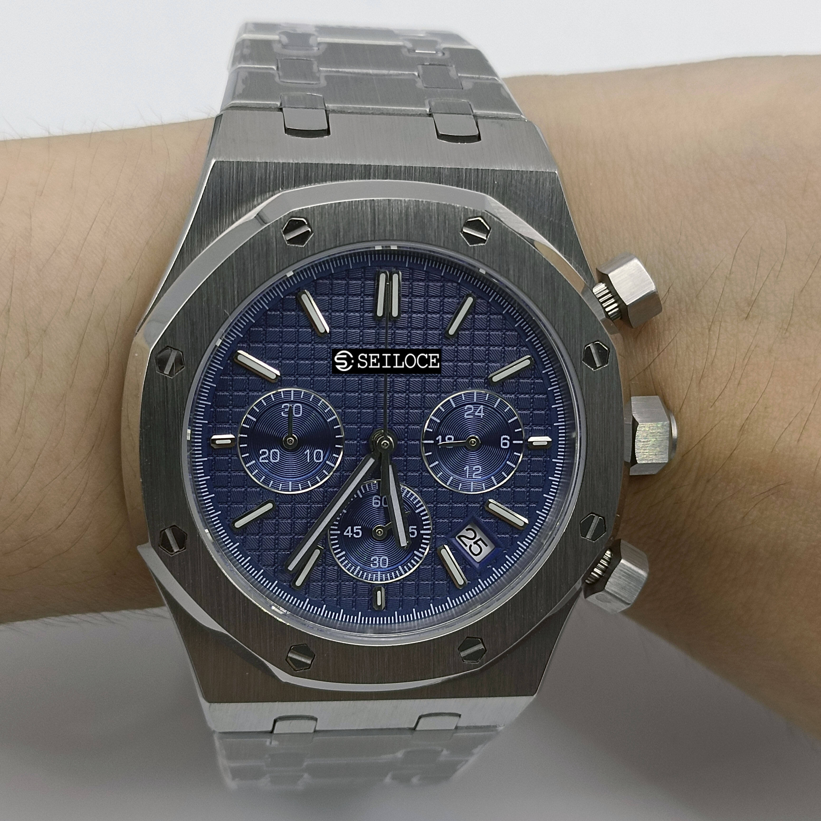 Silver Case+Dark Dial